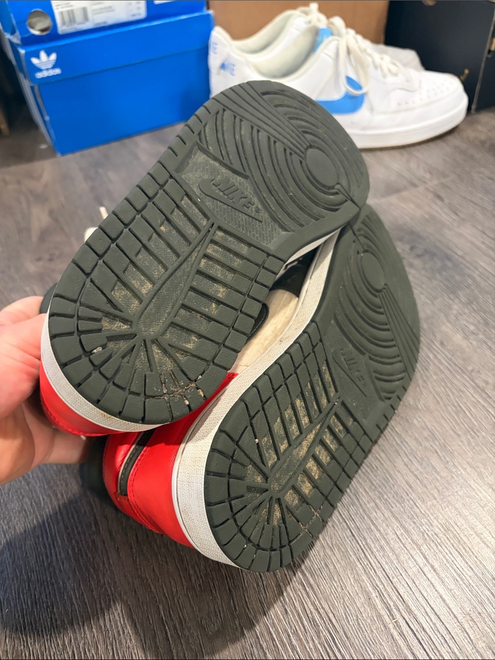 Jordan 1 Mid - Picture 4 of 5